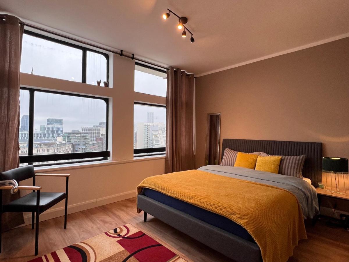 View 2 Bedrooms Flat Appartement *