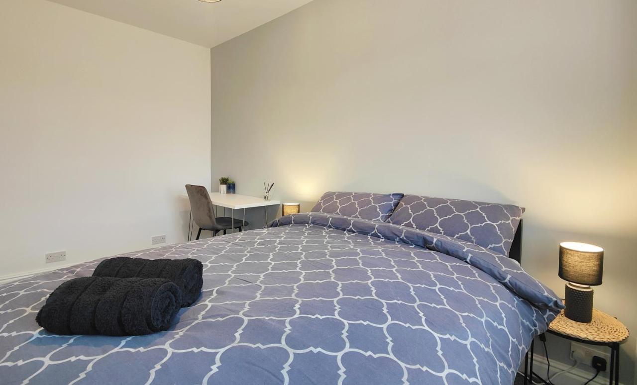 Stott House - Bright Spacious Townhouse 15 Minutes To Central With Free Parking Vakantiehuis Manchester