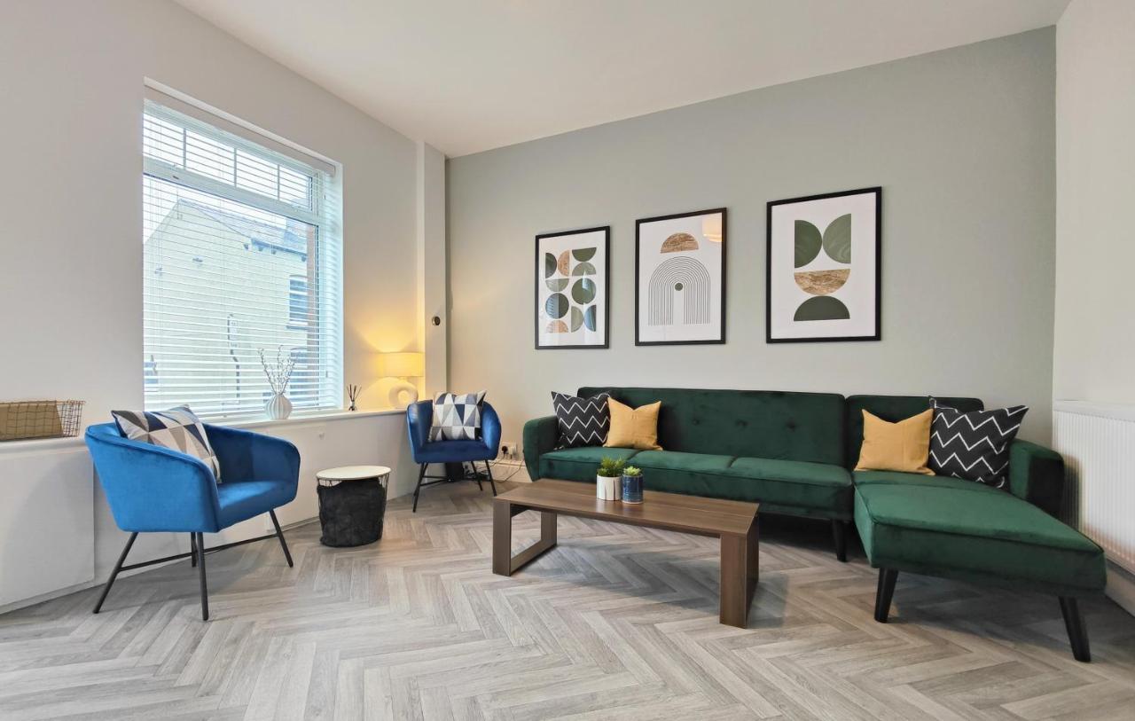 Stott House - Bright Spacious Townhouse 15 Minutes To Central With Free Parking Holiday home Manchester
