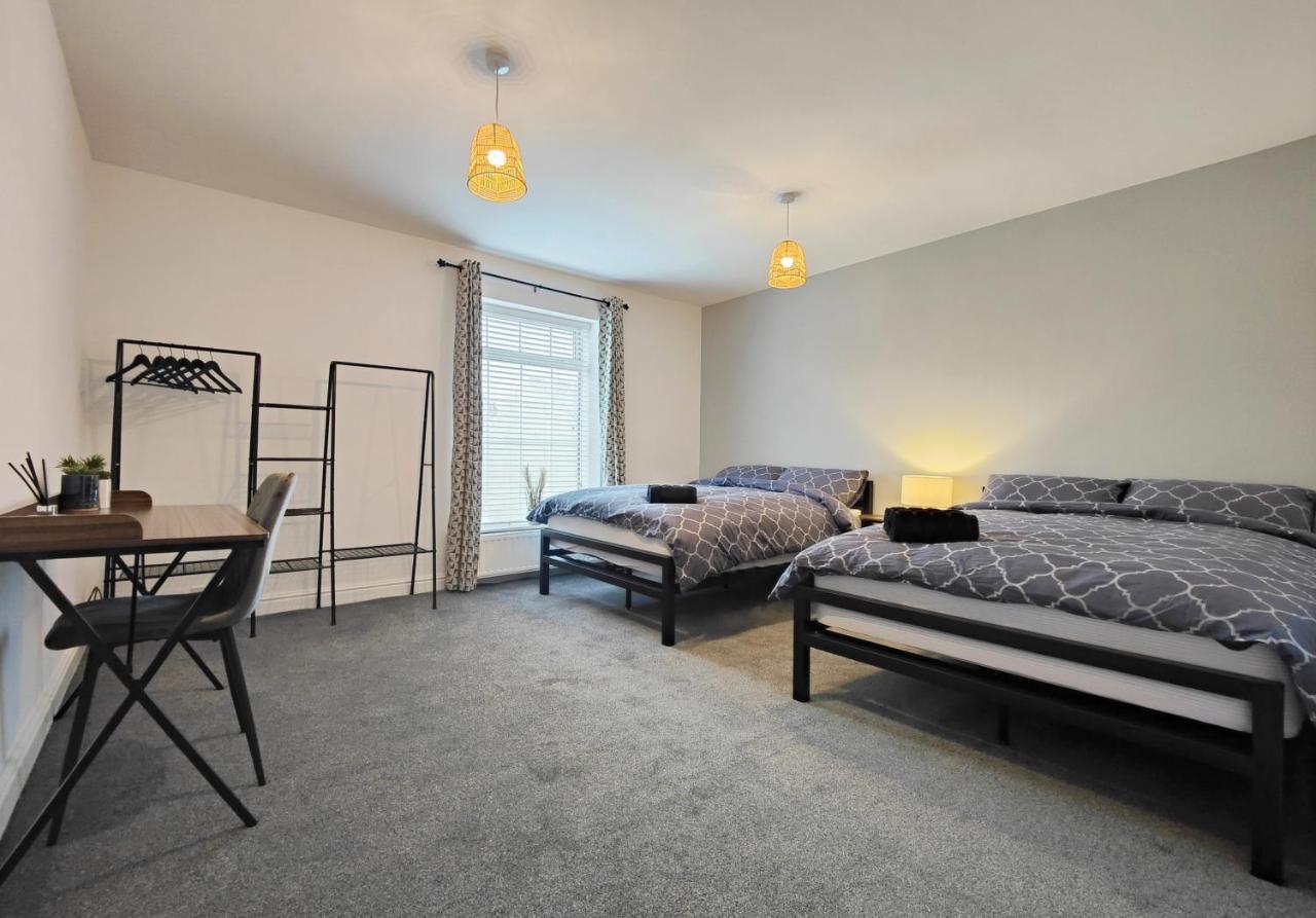 Vakantiehuis Stott House - Bright Spacious Townhouse 15 Minutes To Central With Free Parking Manchester