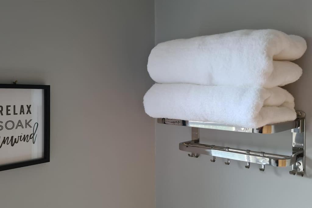 Stunning Home. Free Parking. Vakantiehuis