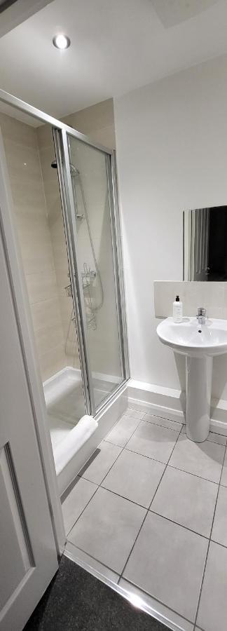 Holiday home 4 Bedroom Home Nr Ashton U Lyne Sleeps 7 In Comfort Manchester