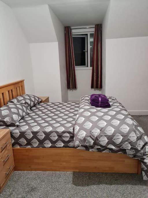 Holiday home Impeccable 4-bed House Near Centre *