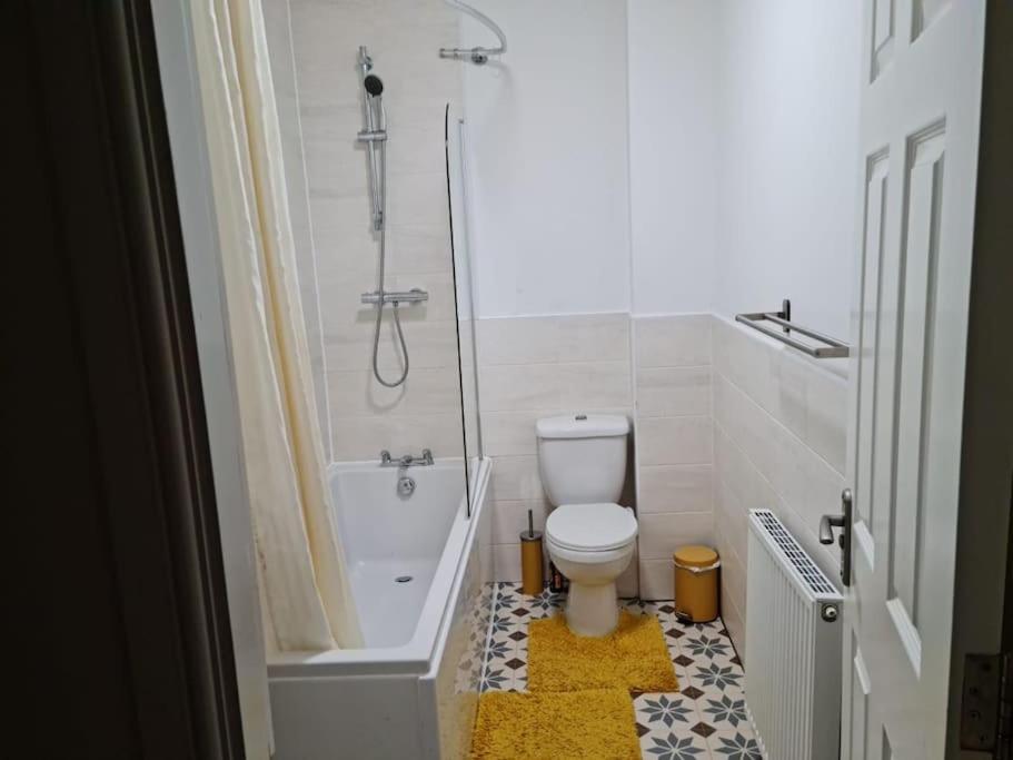 Impeccable 4-bed House Near Centre * Manchester