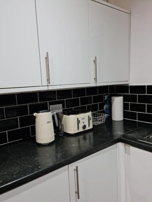 Vakantiehuis Impeccable 4-bed House Near Centre Manchester