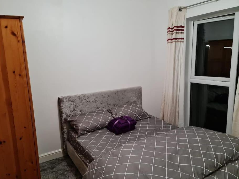 Impeccable 4-bed House Near Centre *