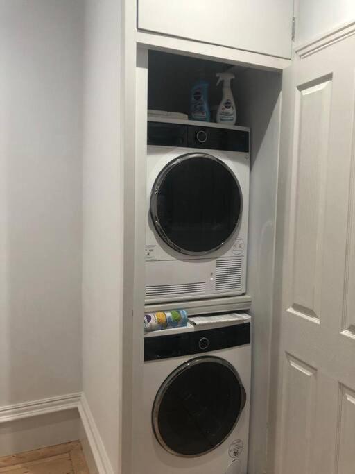 Apartment 3 Bath Contemporary Victorian Near Attractions