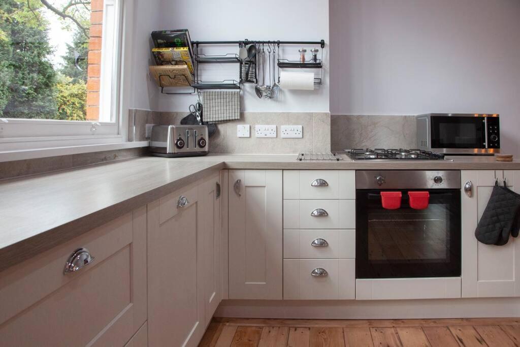 3 Bath Contemporary Victorian Near Attractions