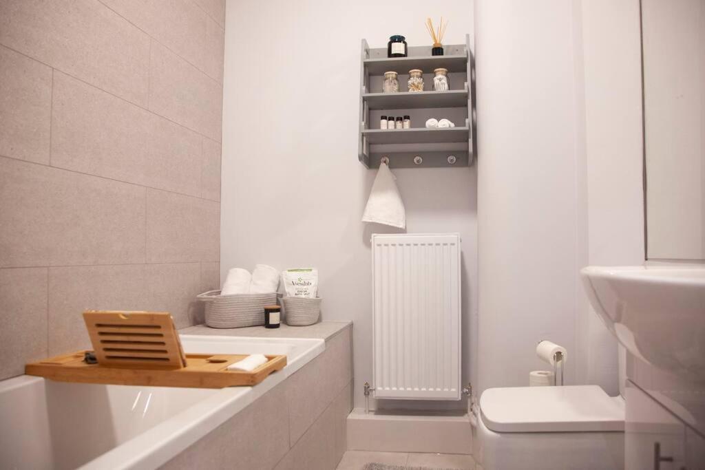 3 Bath Contemporary Victorian Near Attractions Manchester