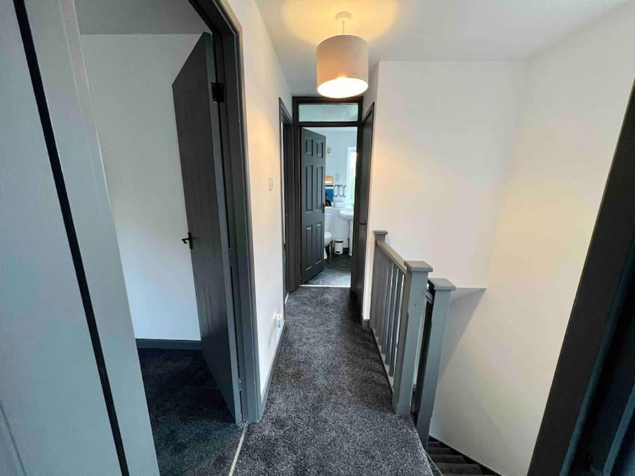 Holiday home 3 Bedroom House With Parking Manchester