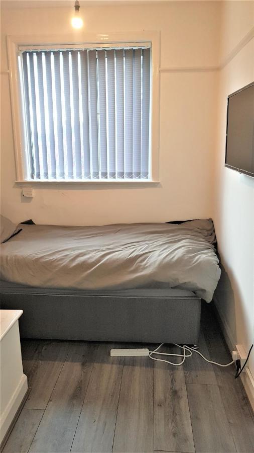 Single Bedroom In Withington M20 1 Single Bed, Rm4 Bed & Breakfast Manchester