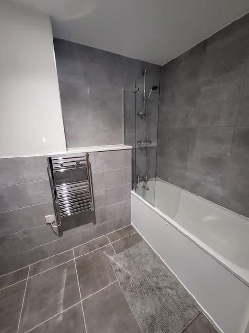 Beautiful 2 Bedroom Salford Quays Appartement