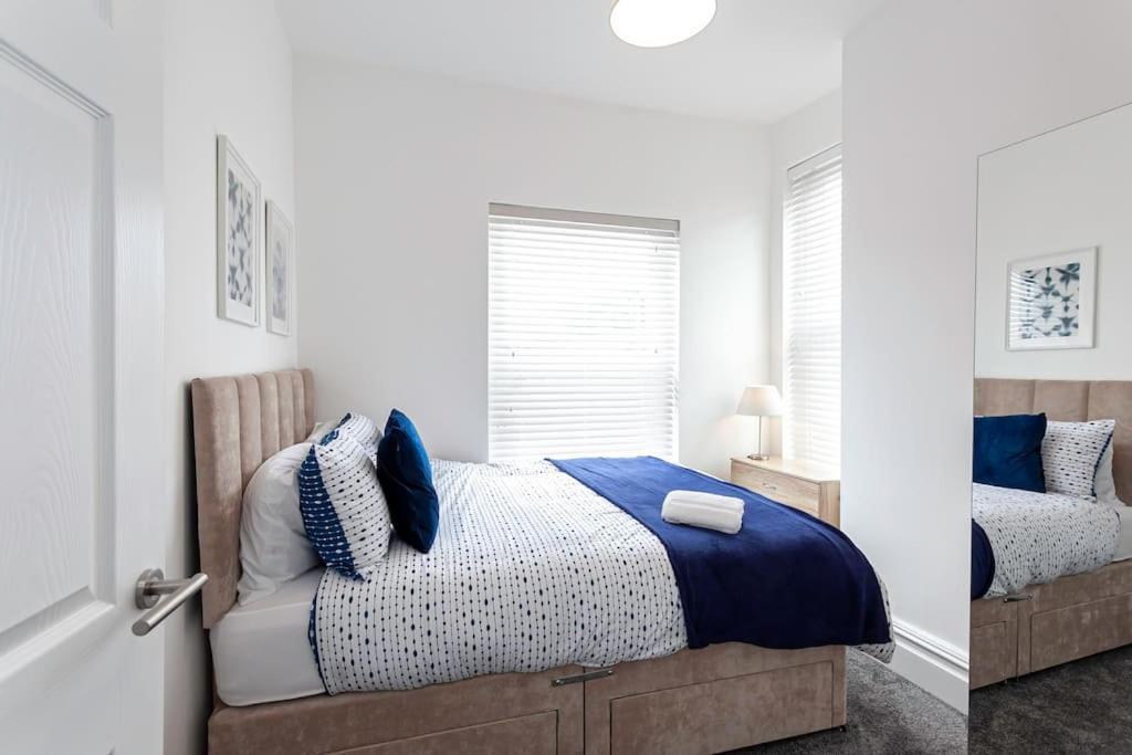 Spacious Comfortable House Close To Etihad+parking * Manchester