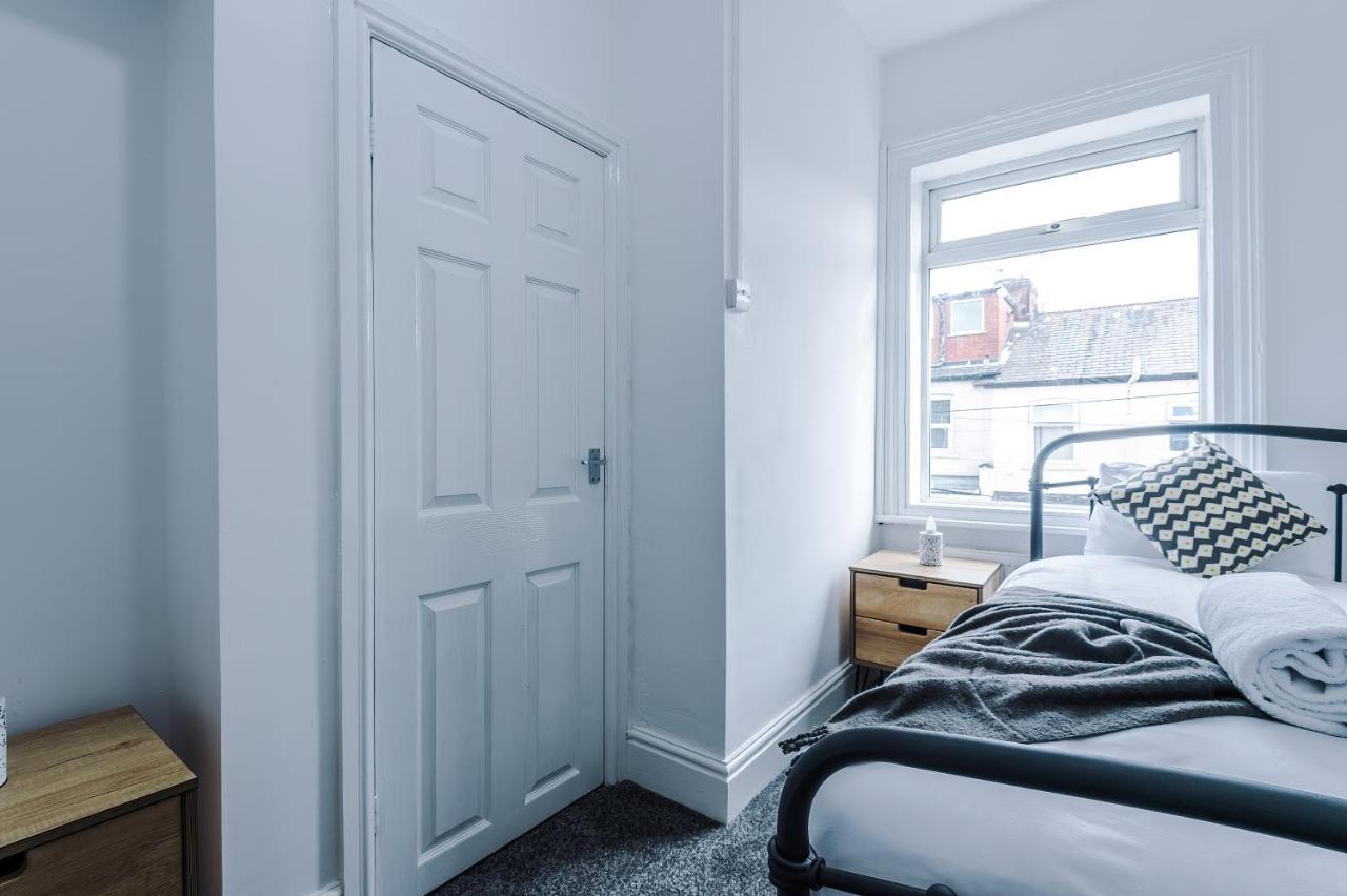 Holiday home Three Bedroom With Free Parking Manchester
