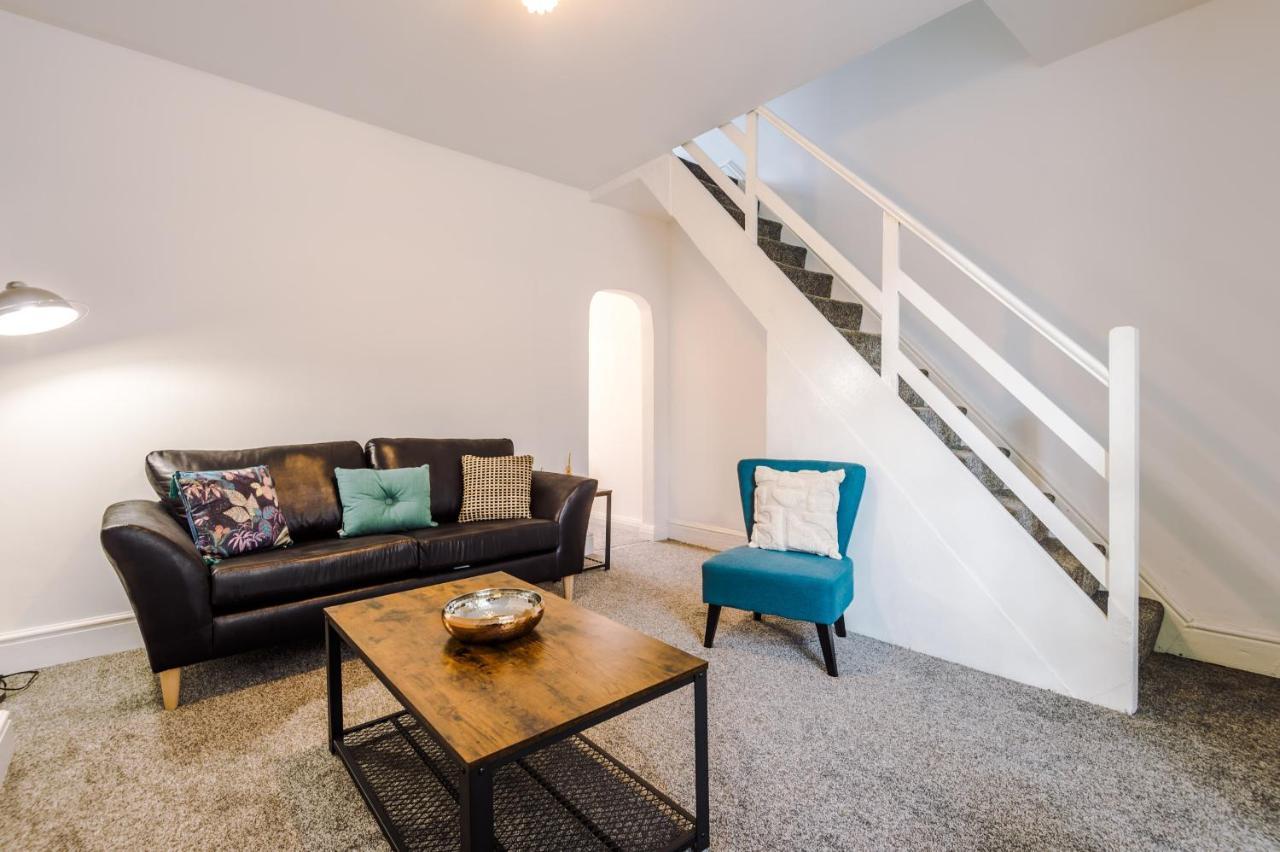 Three Bedroom With Free Parking