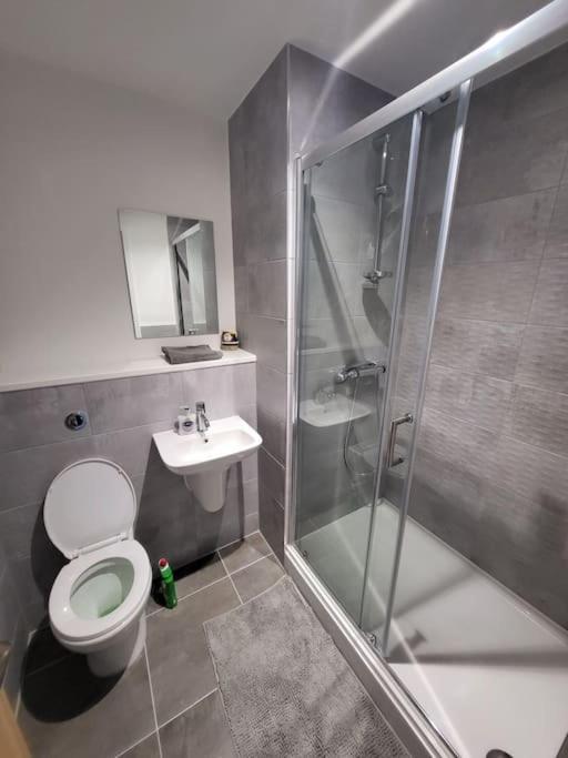 Beautiful 2 Bedroom Salford Quays
