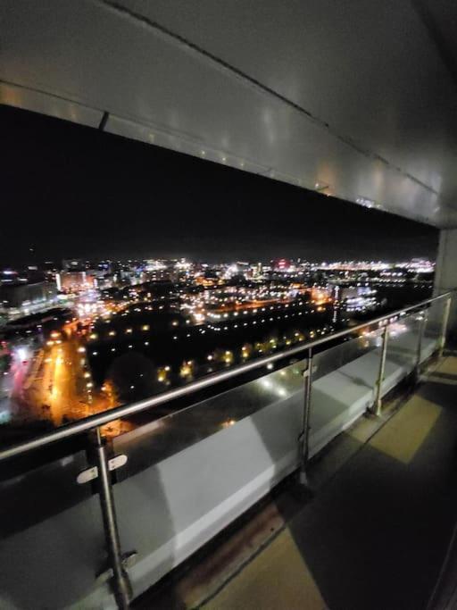 Beautiful 2 Bedroom Salford Quays