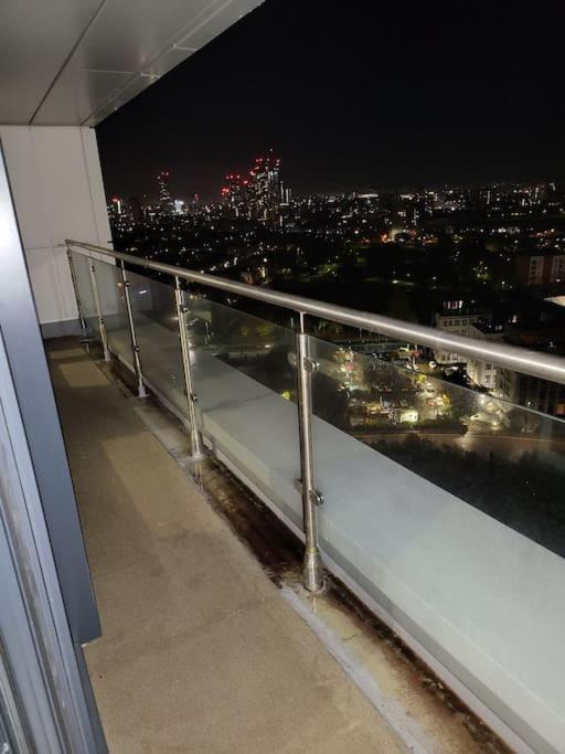 Beautiful 2 Bedroom Salford Quays *