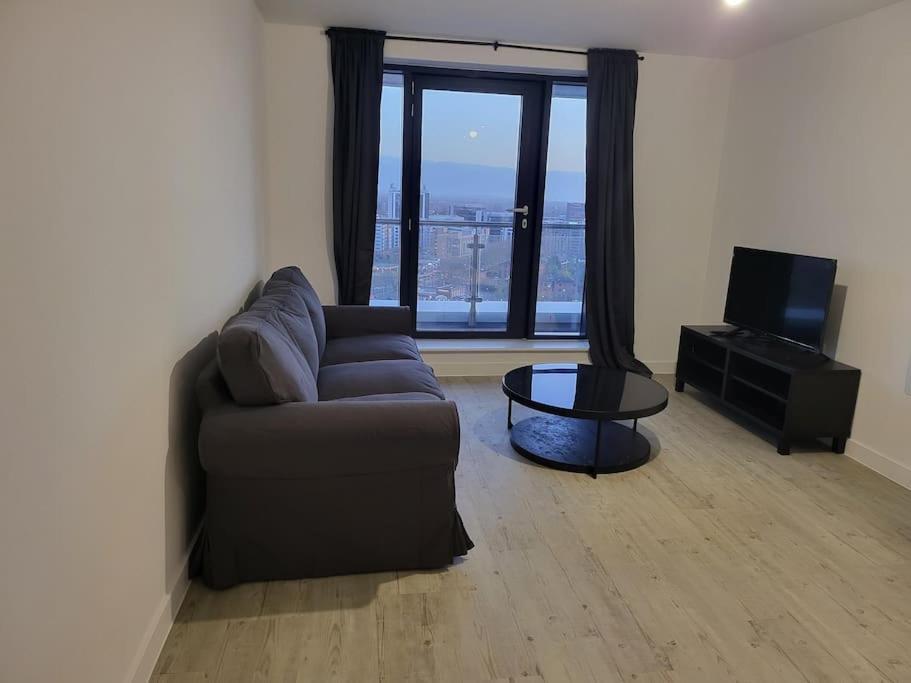 Beautiful 2 Bedroom Salford Quays * Manchester