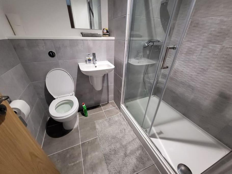 Beautiful 2 Bedroom Salford Quays Appartement *