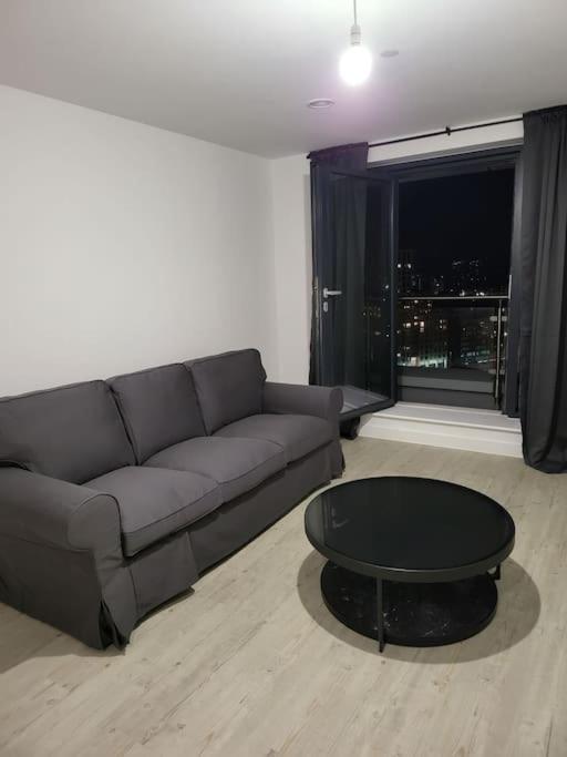 Beautiful 2 Bedroom Salford Quays Appartement