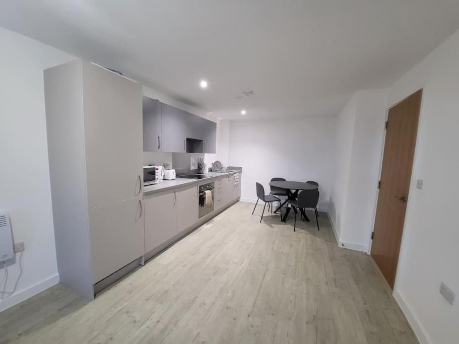 Beautiful 2 Bedroom Salford Quays
