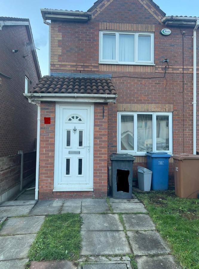 Holiday home Entire House - 2 Bedroom With Free Parking *
