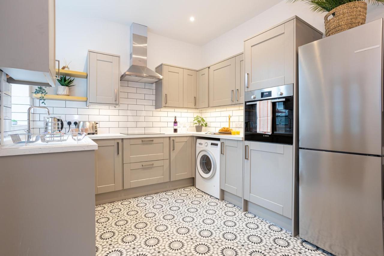 Holiday home Stunning Scandi 3 Bed House In Manchester-parking *