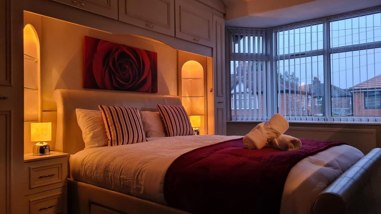 Holiday home Stunning Home. Free Parking.