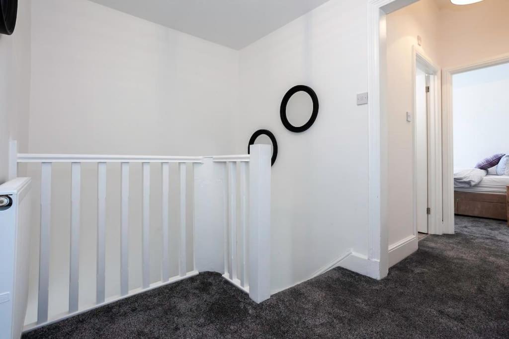 Holiday home Spacious Comfortable House Close To Etihad+parking Manchester