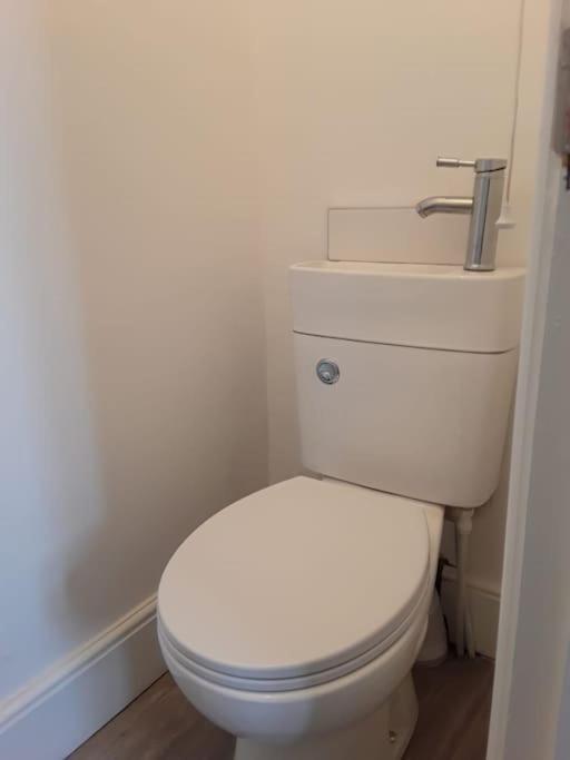 Holiday home Spacious Comfortable House Close To Etihad+parking Manchester