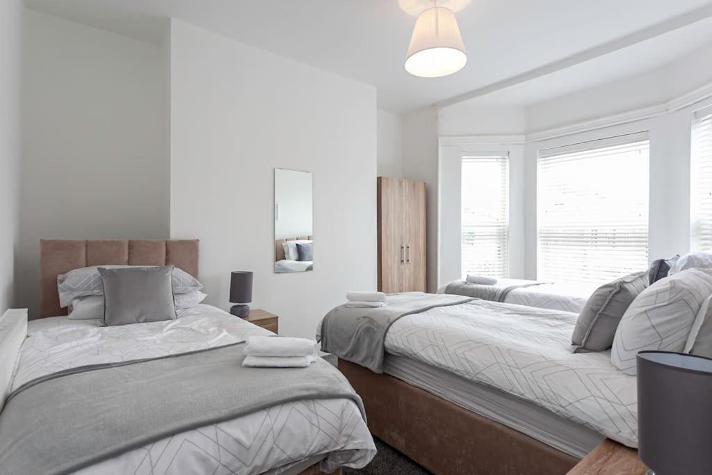 Holiday home Spacious Comfortable House Close To Etihad+parking *