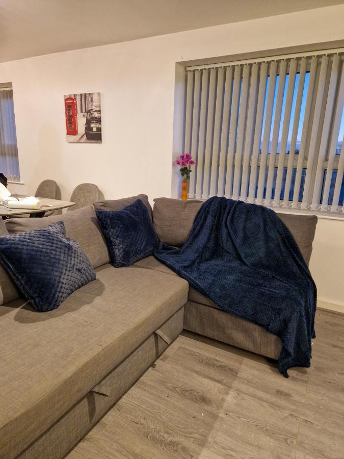 Spacious For And Contractor Groups In Salford - Private Parking - By Nmb Serviced Appartement Manchester
