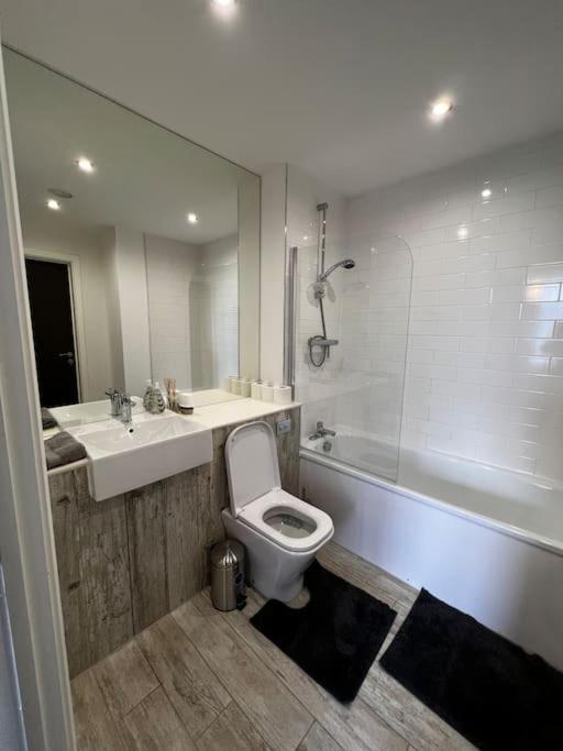 Stylish 2 Bedroom Centre *