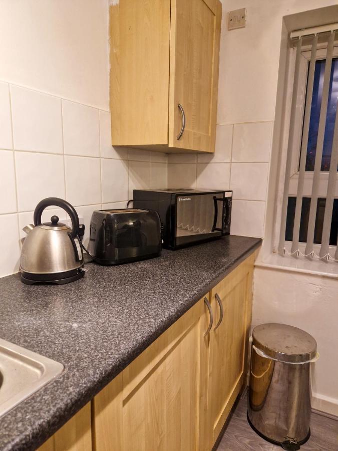 Spacious For And Contractor Groups In Salford - Private Parking - By Nmb Serviced Appartement Manchester
