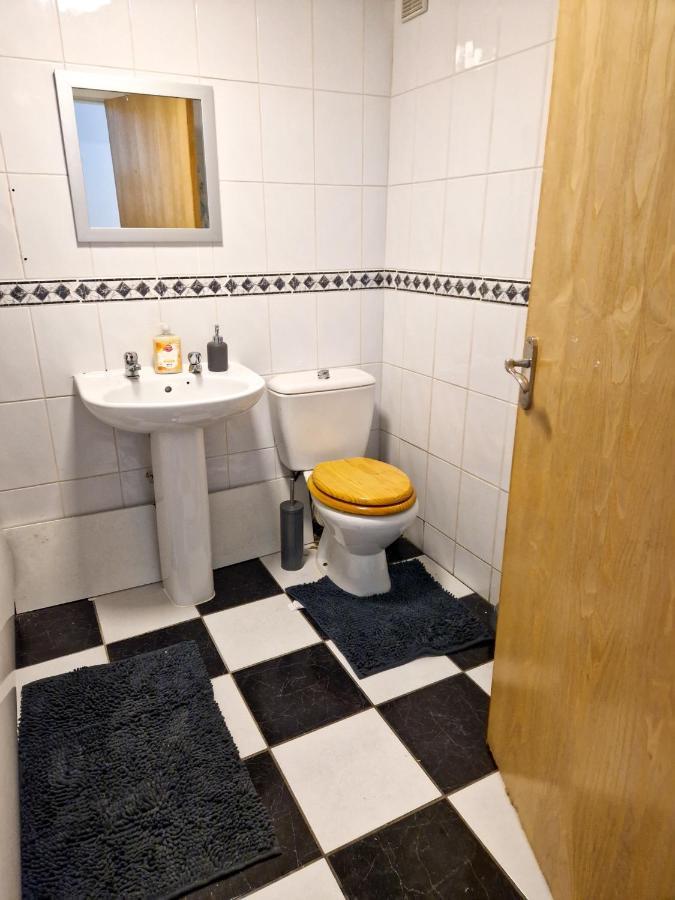 Spacious For And Contractor Groups In Salford - Private Parking - By Nmb Serviced * Manchester