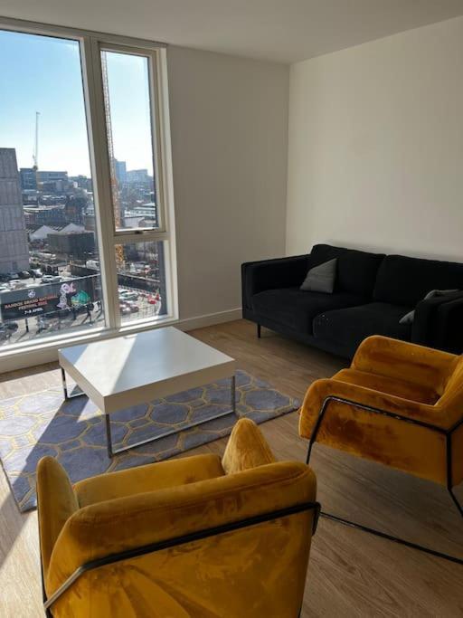 Stylish 2 Bedroom Centre *