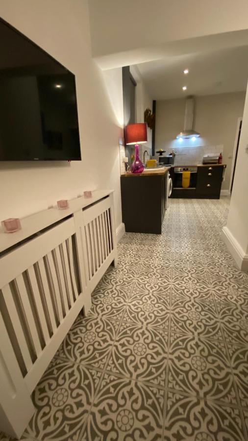 Holiday home Refurbished 3 Bed House In *