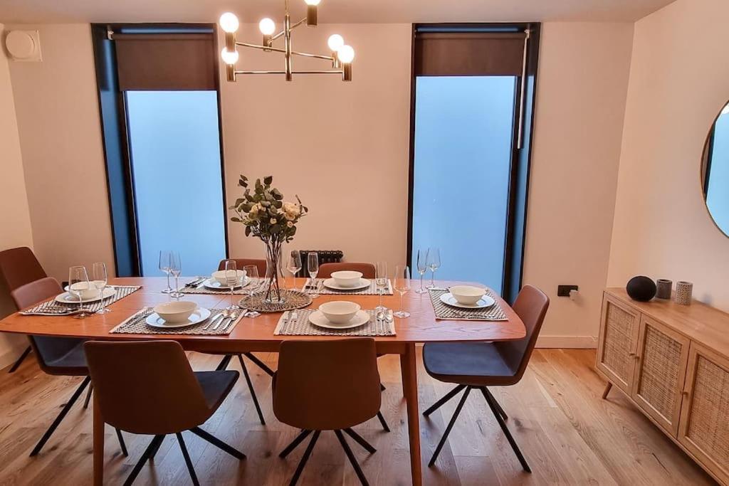 Stunning Luxury Townhouse In Centre Of Holiday home Manchester