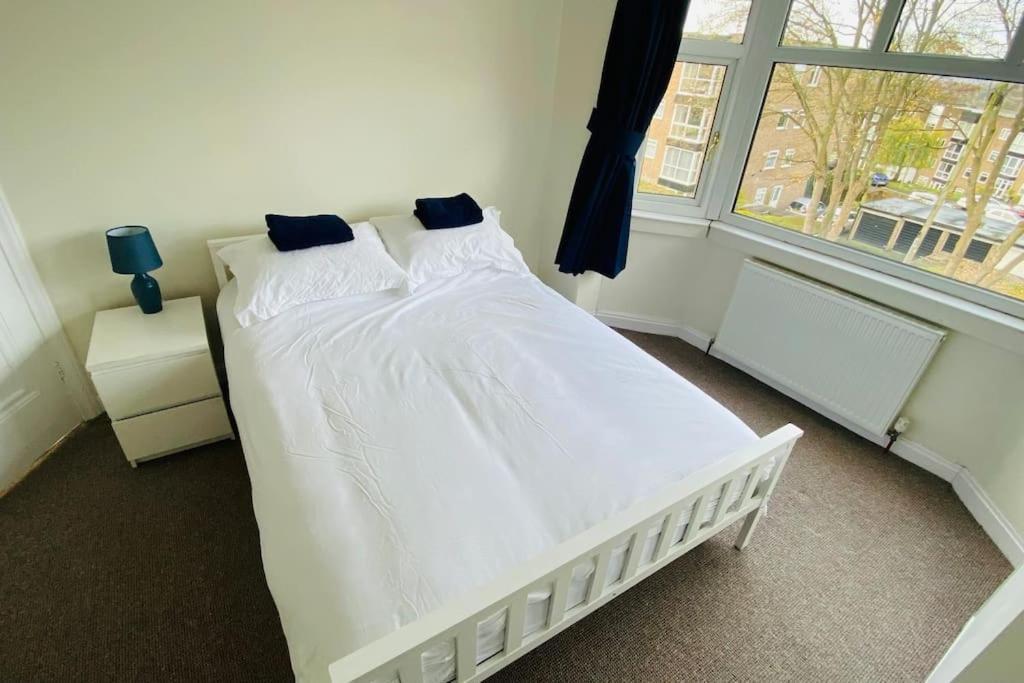 Holiday home Prestwich Garden Retreat: Manchester-close 3br With Parking & Netflix *