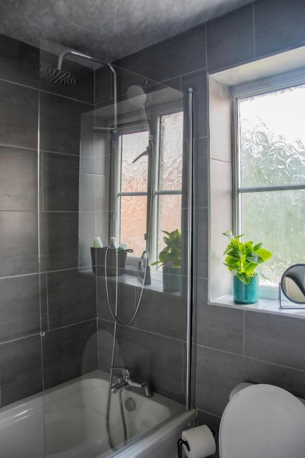 Bv Stylish Homely 3 Bedroom Close To Arena Vakantiehuis