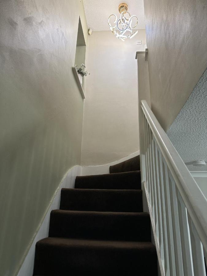 Vakantiehuis Entire House - 2 Bedroom With Free Parking *