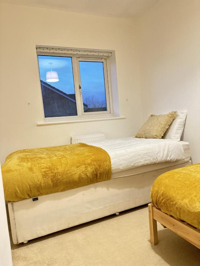 Entire House - 2 Bedroom With Free Parking Vakantiehuis Manchester