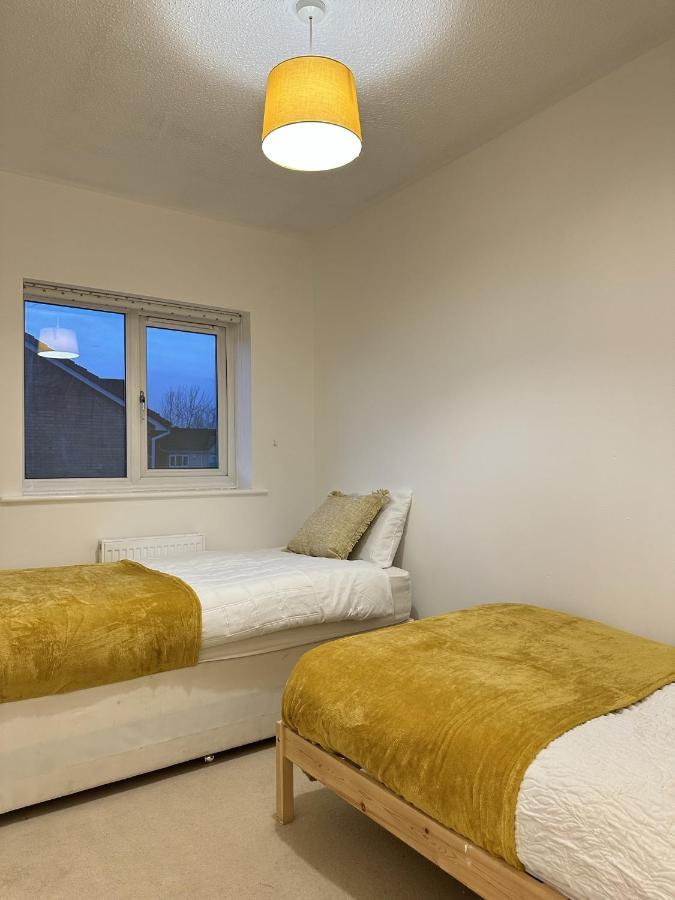 Entire House - 2 Bedroom With Free Parking Holiday home Manchester