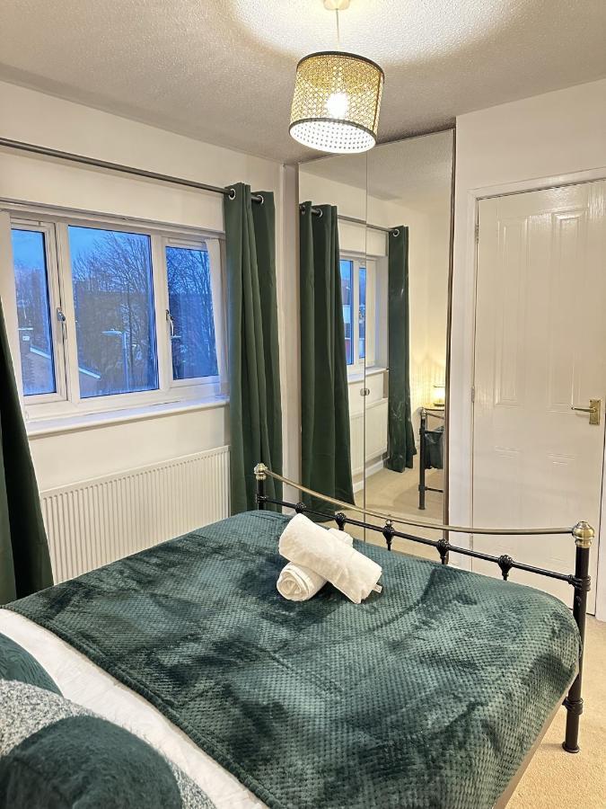 Holiday home Entire House - 2 Bedroom With Free Parking *