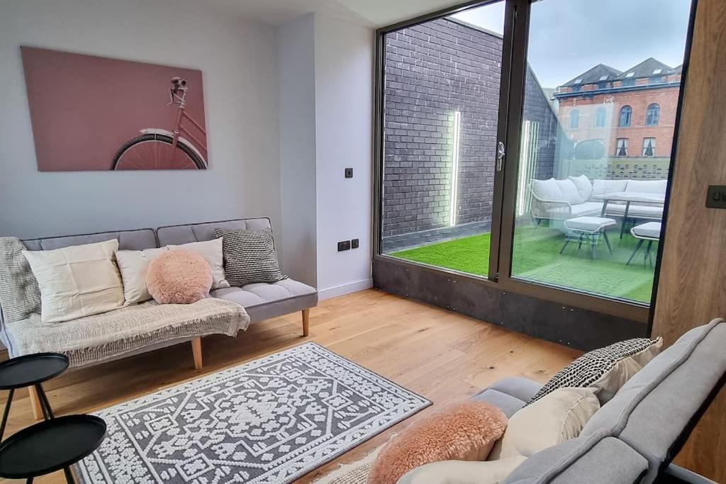 Stunning Luxury Townhouse In Centre Of * Manchester