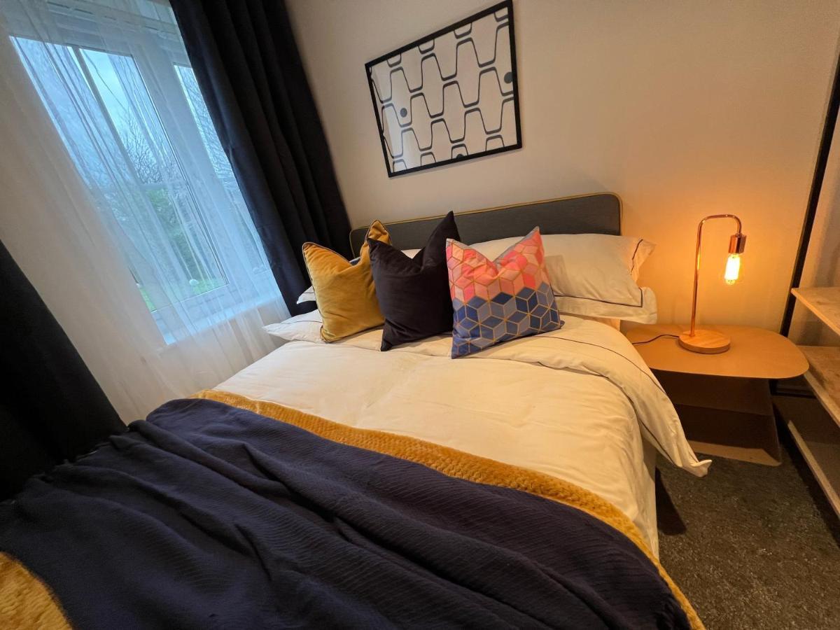 Modern 2 Bedroom Aesthetic Apartment Manchester