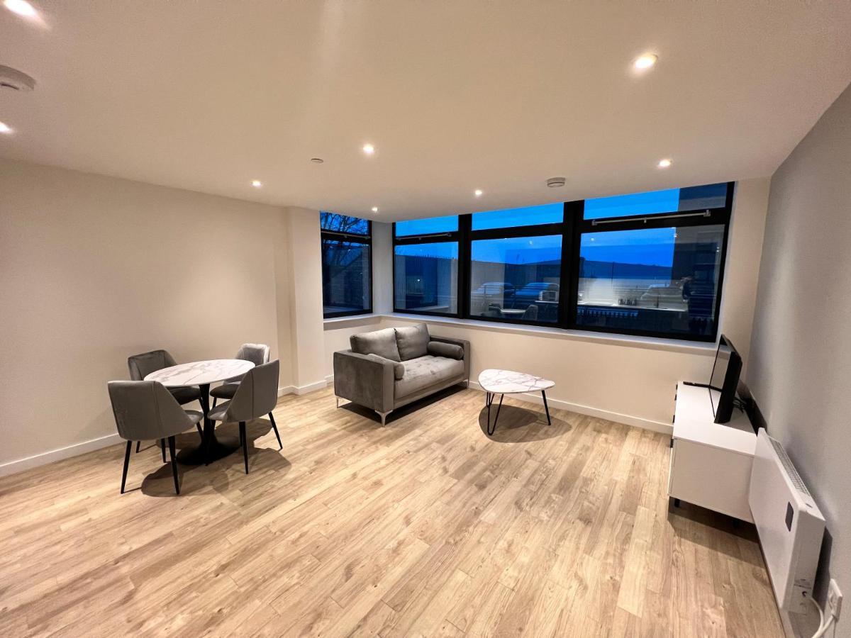 Affordable In Centre Close To Trafford Appartement *