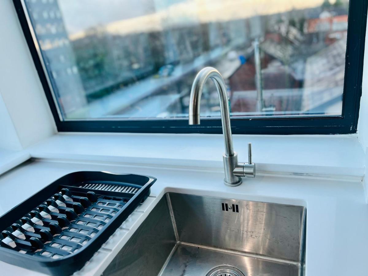 Affordable In Centre Close To Trafford Appartement *