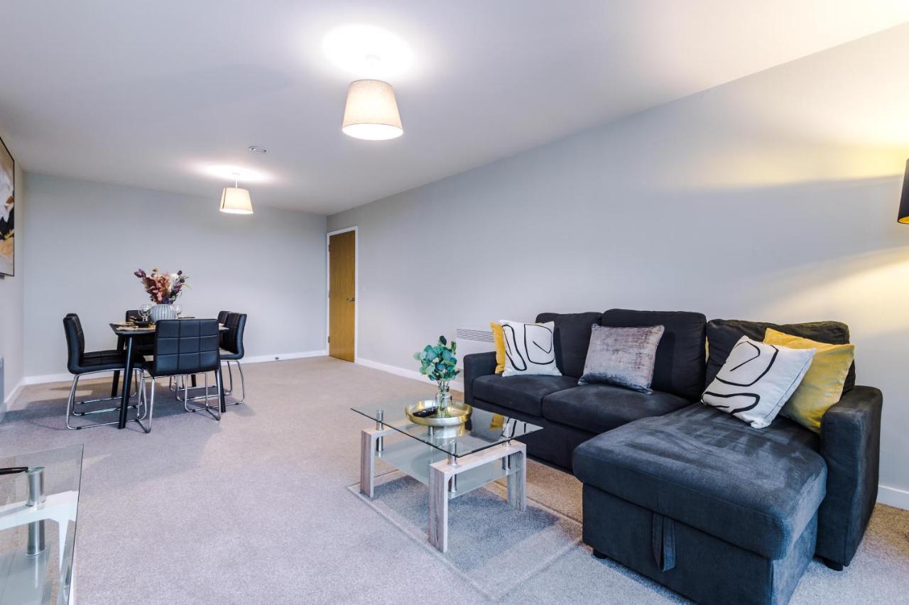 Apartment Spacious 2 Bedroom Flat With Balcony & River Views Manchester